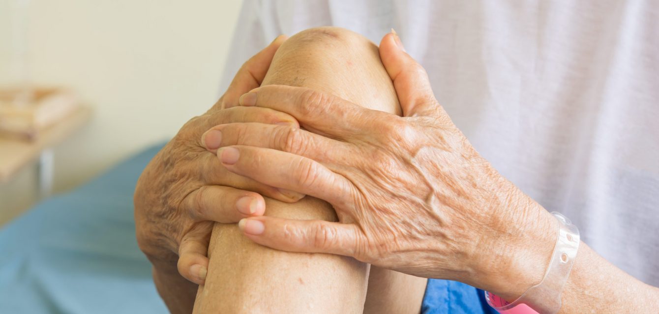 knee-pain-old-women knee-pain-old-women